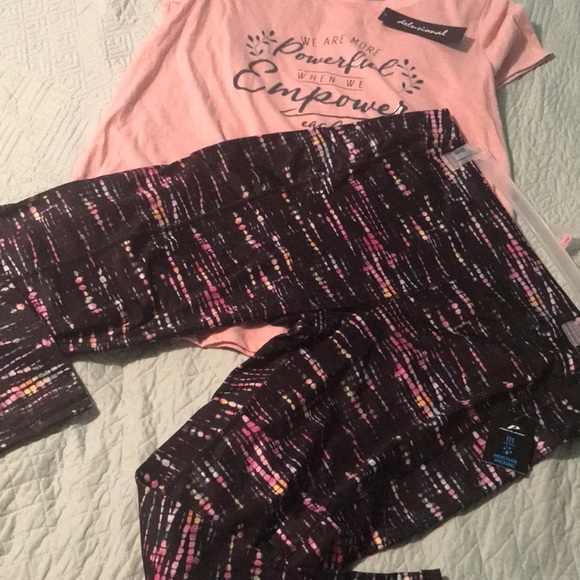 Lot - Picture 2 of 2